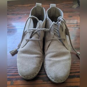 Tommy Bahama Taupe Suede Desert Boots with Tassel Laces – Women’s Size 8